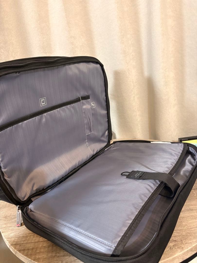 いちご❗️ サムソナイト 2way ビジネスバッグ ブラック