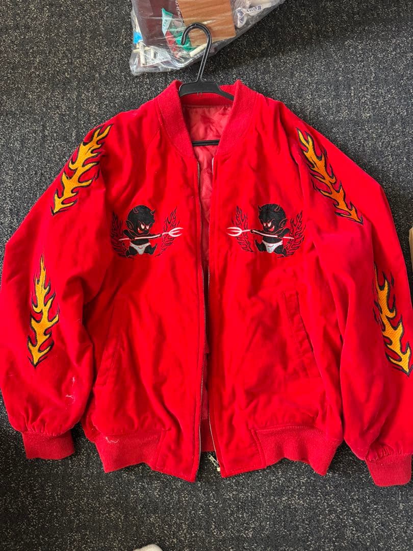 レッド スカジャン ブラックデビル刺繍 フリーサイズ