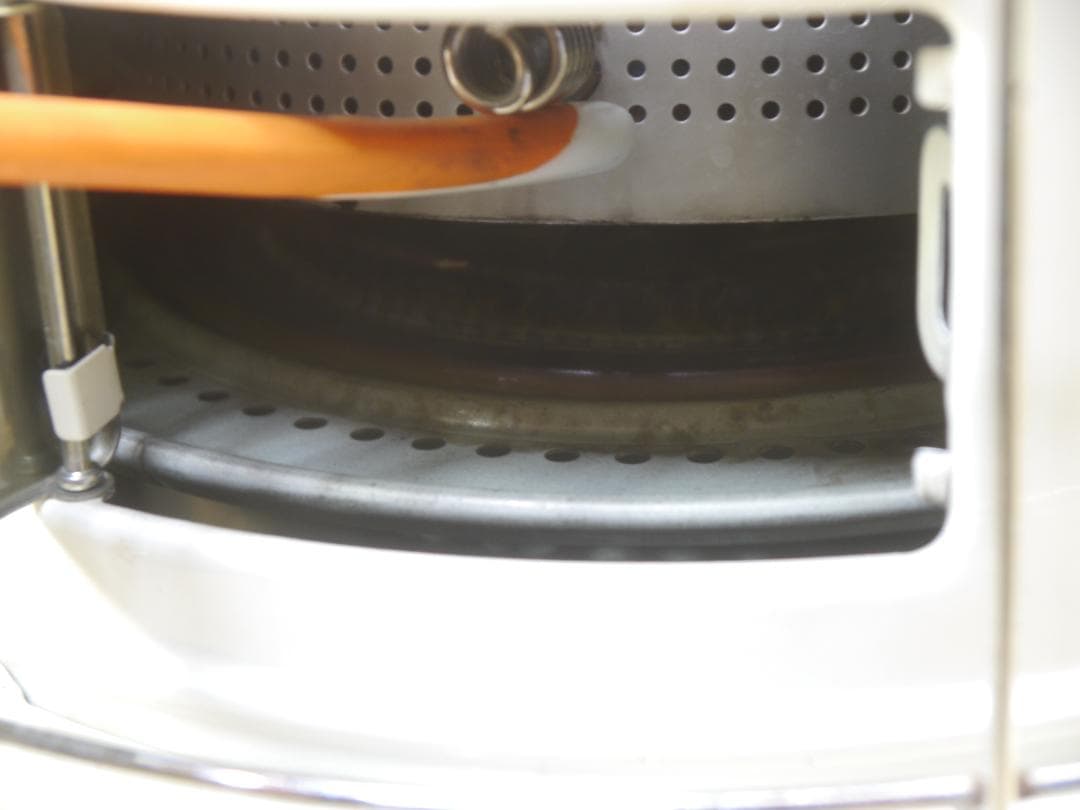 送料無料◆コロナ ２０１４年 石油ストーブ 円筒形 ホワイト 安全ガード付き