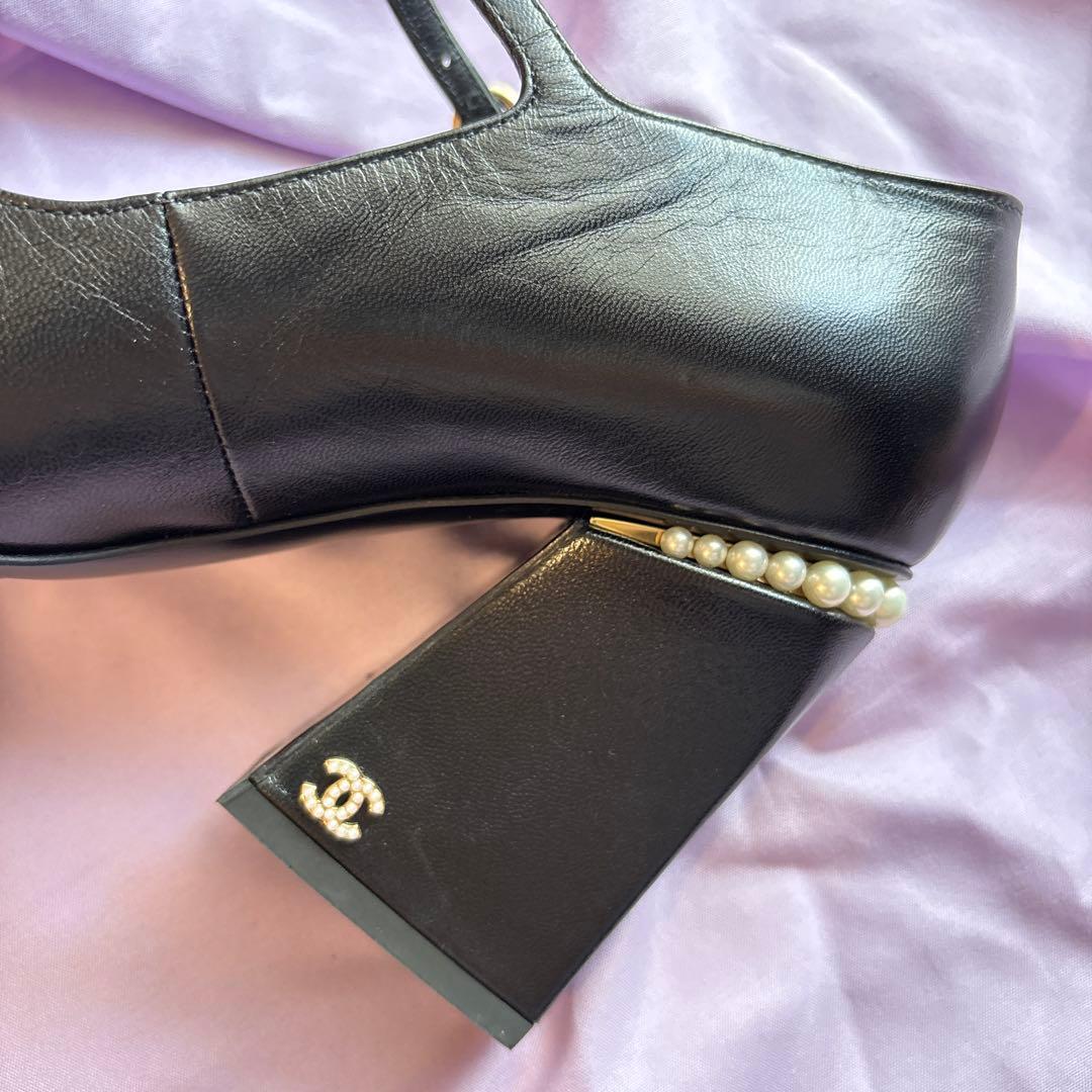 CHANEL ブラックレザーパンプス