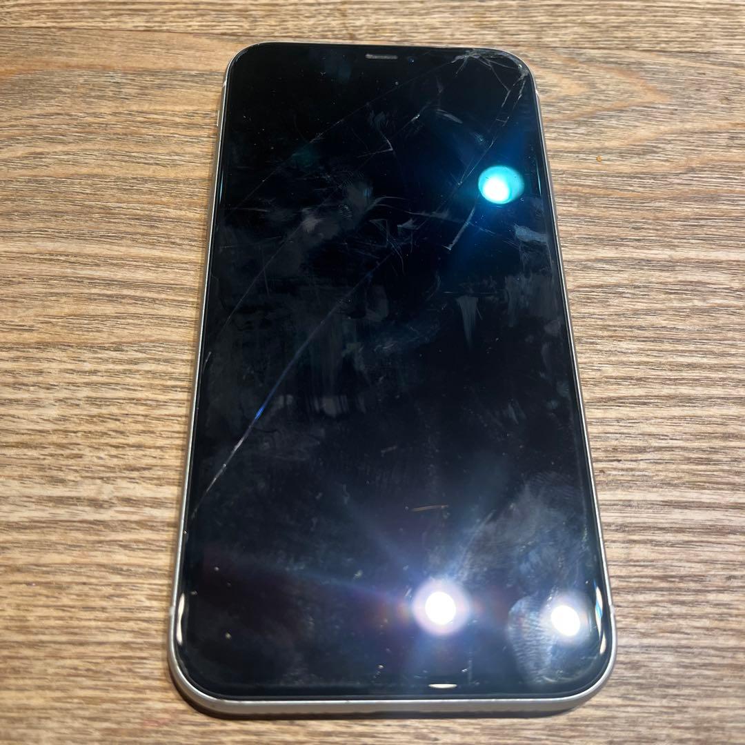 Apple iPhone 11 ホワイト　本体