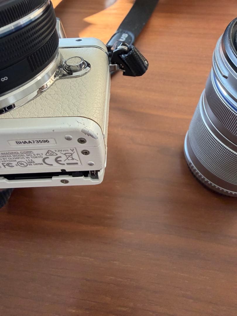 Olympus PEN E-PL7 ミラーレス一眼カメラ