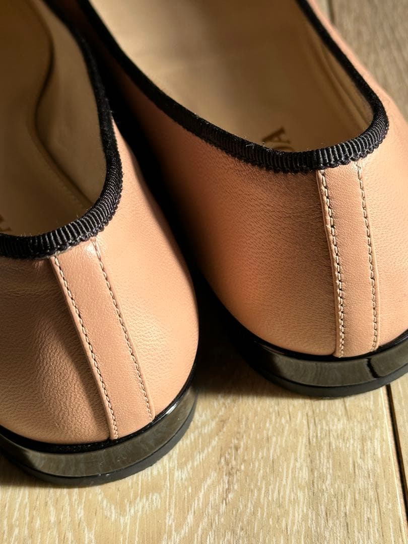 超美品 プラダ フラットパンプス バレエ バイカラー リボン ベージュ