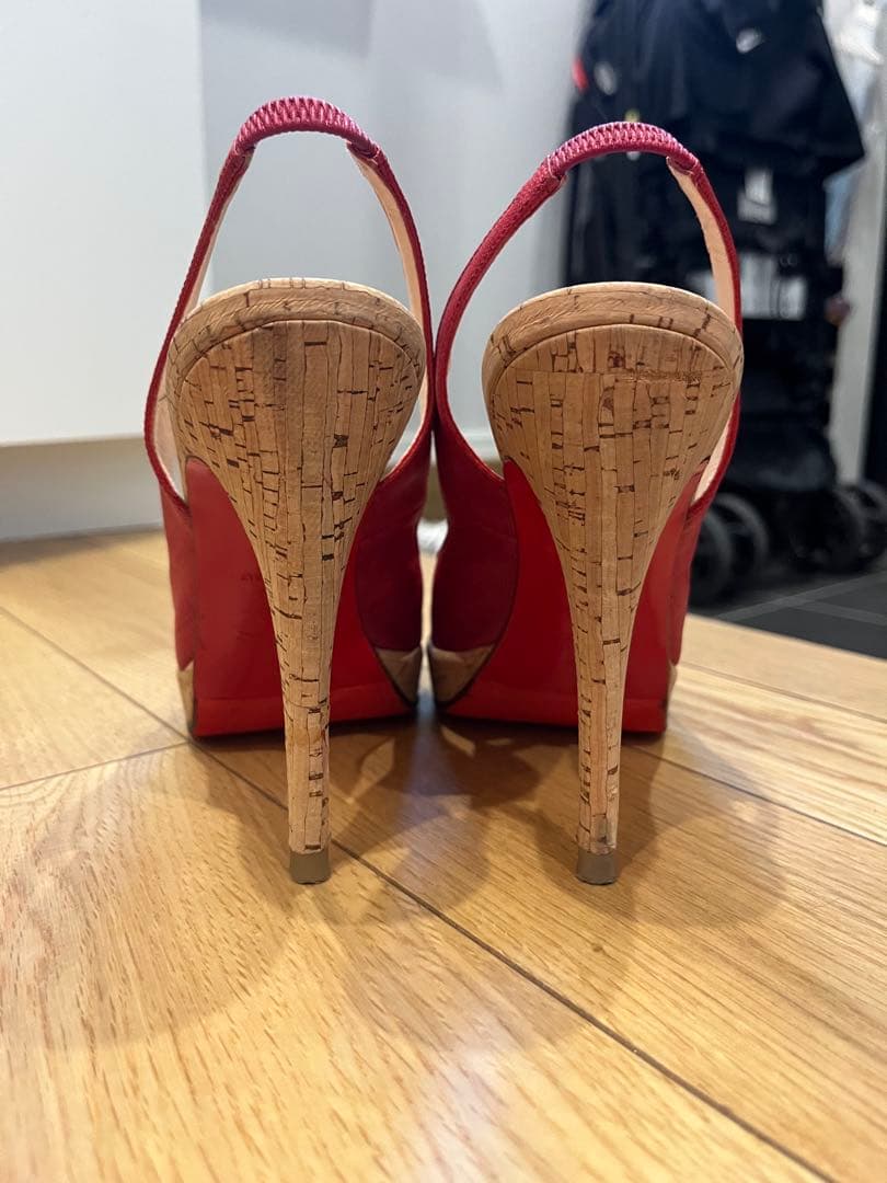 クリスチャンルブタン　36