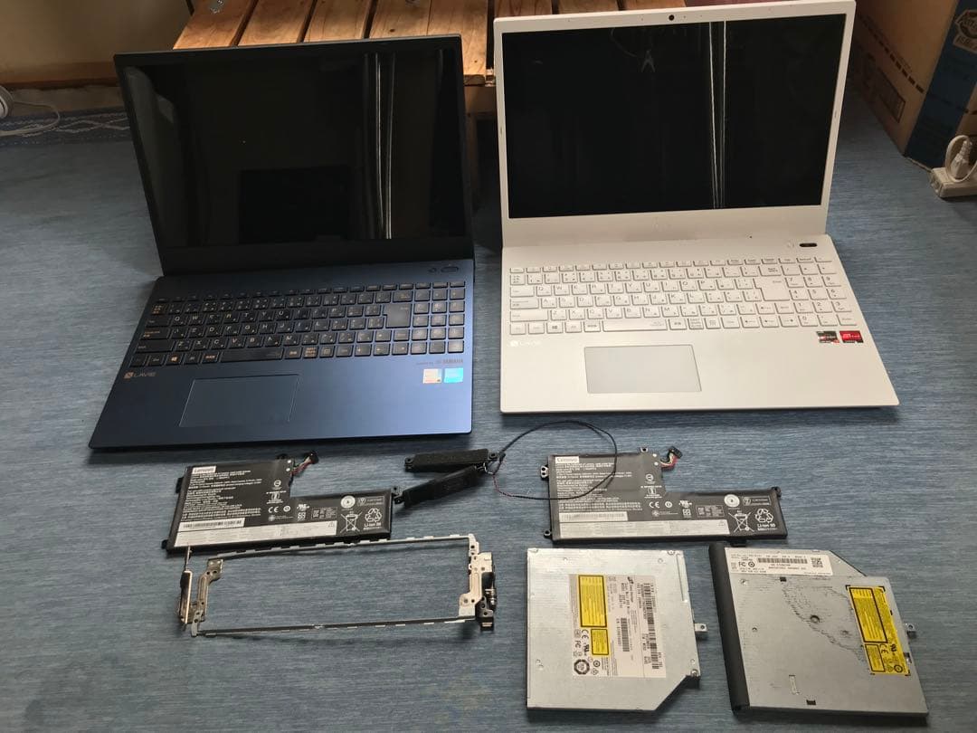 NEC LAVIE N1565とN1576の残骸　完全ジャンク　部品取り