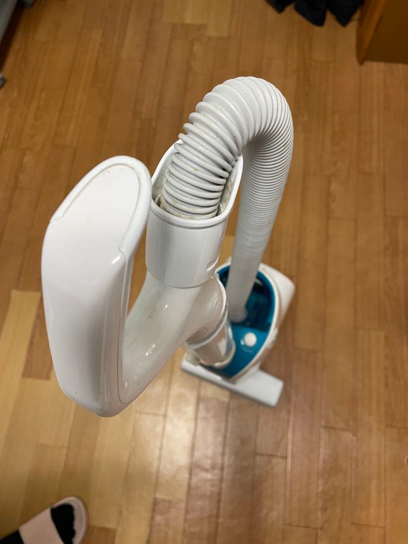 東芝TOSHIBA コンパクト多機能掃除機cafe用に買って数回のみ使用