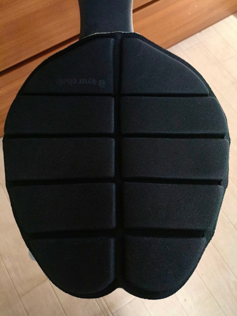 アーユルチェアー　スツール　ブラックＭ　座面高さ49cm &専用耐圧分散マット