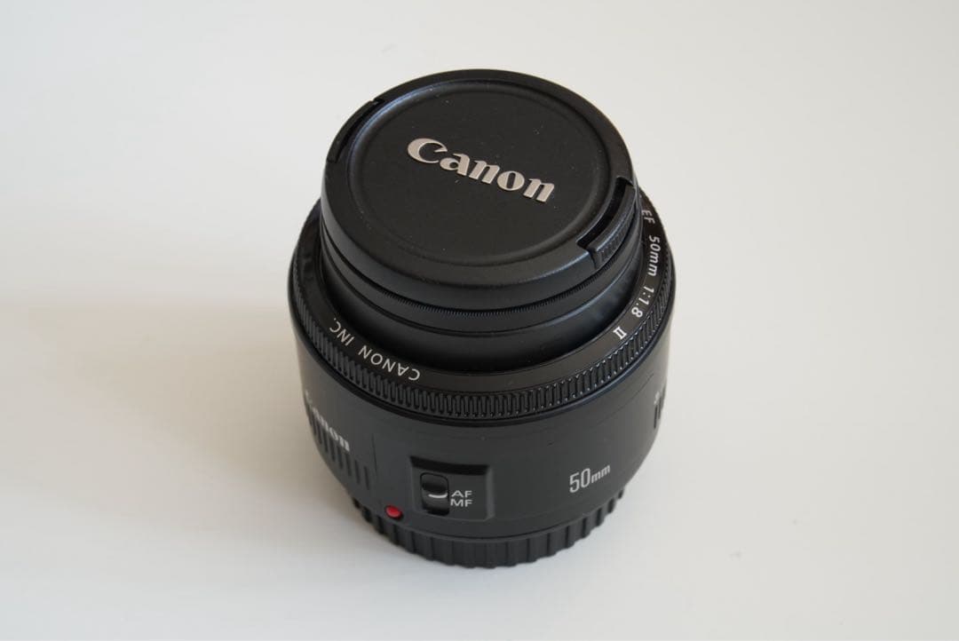 Canon EF 50mm f/1.8 レンズ（おまけ付き）