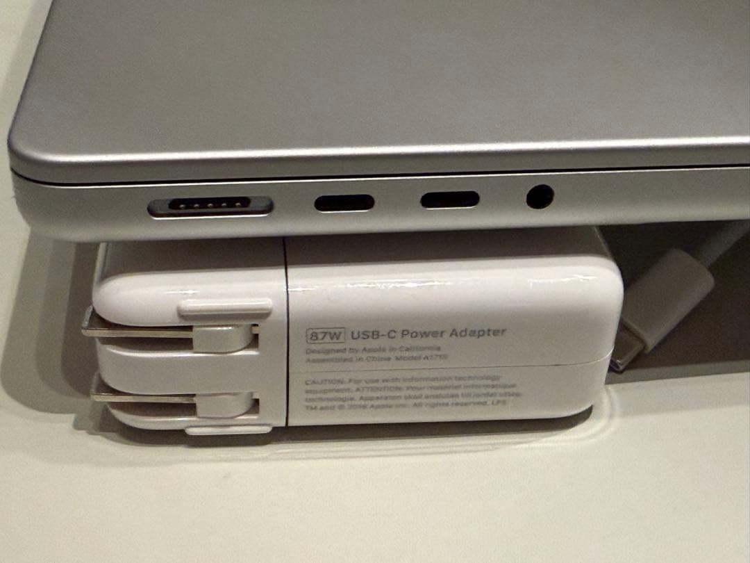ほぼ新品Apple MacBook Pro 14 M4 Pro 48G JIS