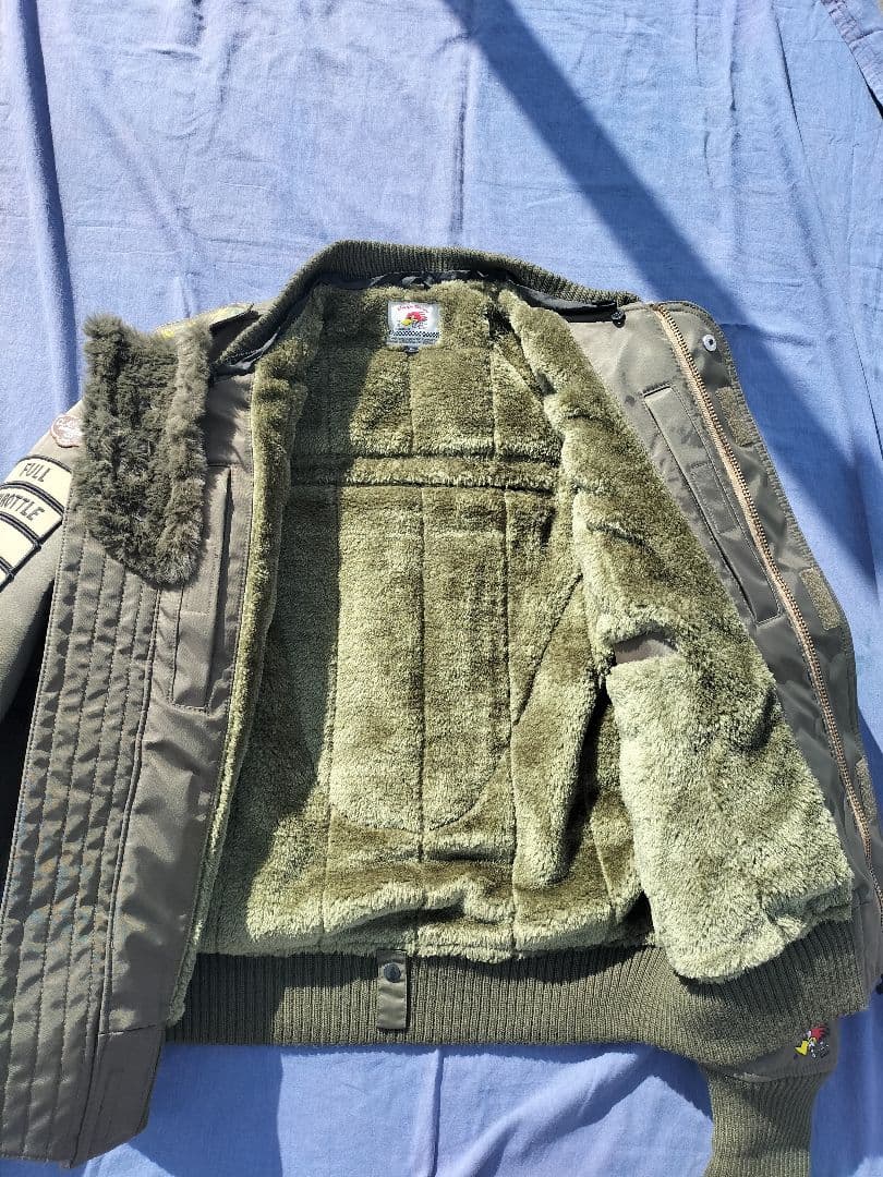 CLAY SMITH ウインタージャケットカーキ　Ｌサイズ　新品未使用