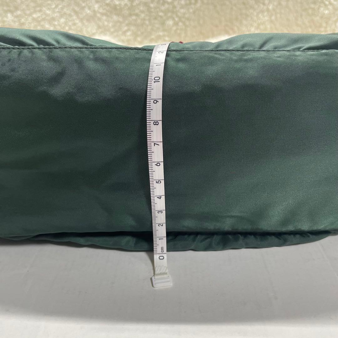 プラダ　三角ロゴ　ナイロン　レザー　メッセンジャーバッグ　ショルダー