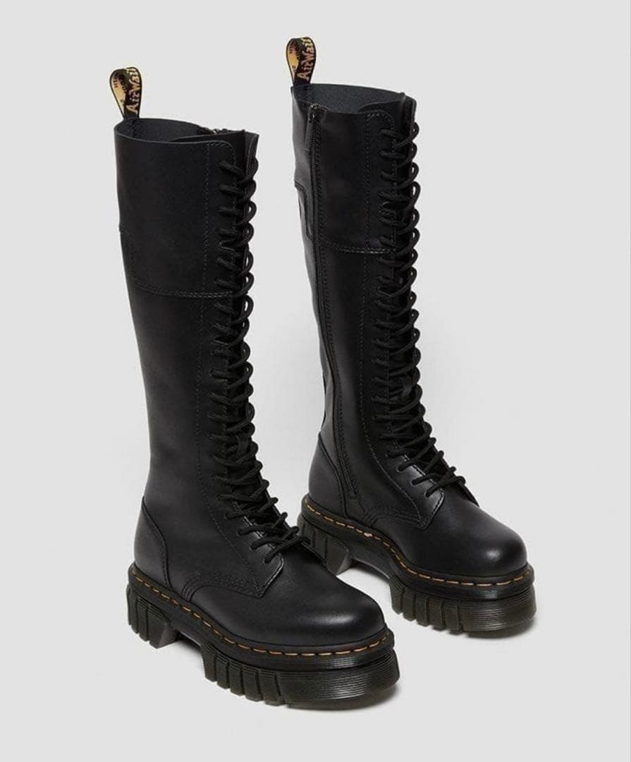 ドクターマーチン 20 ホール ロングブーツ 24cm 新年お値下げ