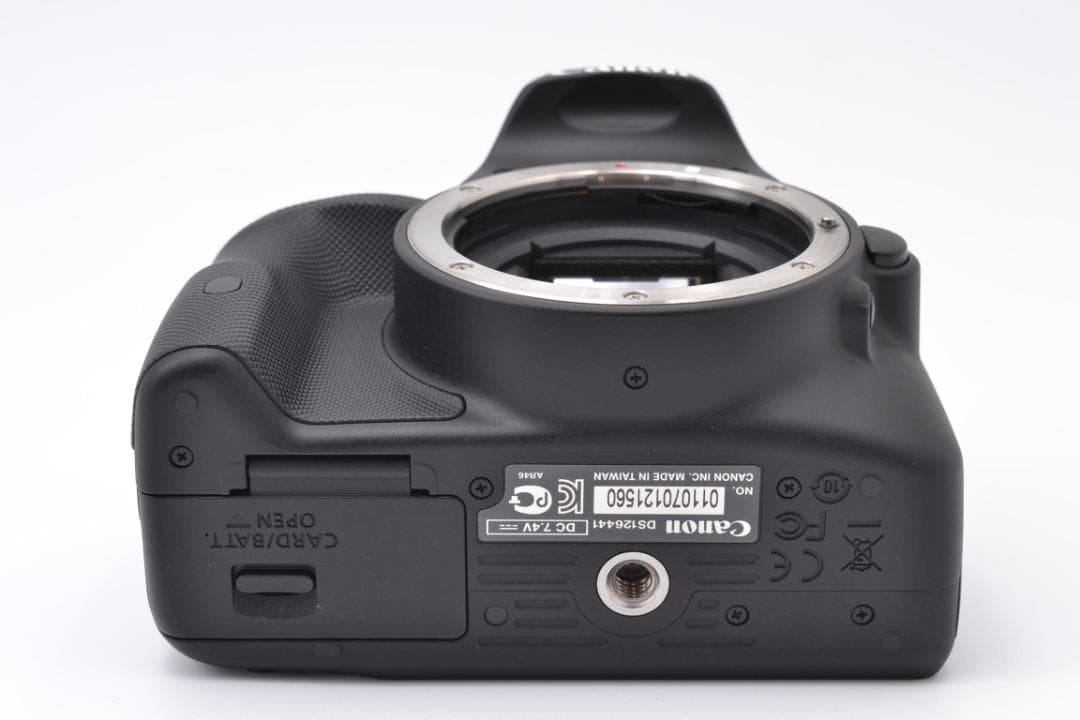 ■ ほぼ新品 ■ キャノン　Canon Kiss X7 Wズームキット バッグ付