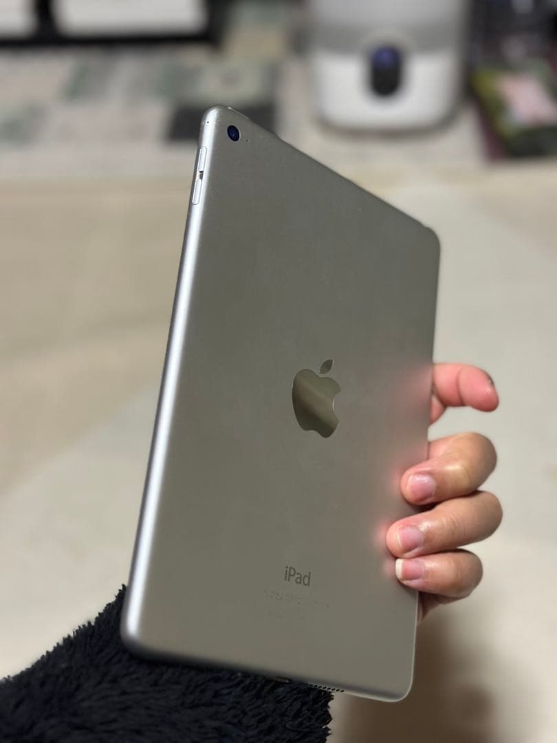 Apple iPad mini 4 128GB ホワイト Wi-Fi