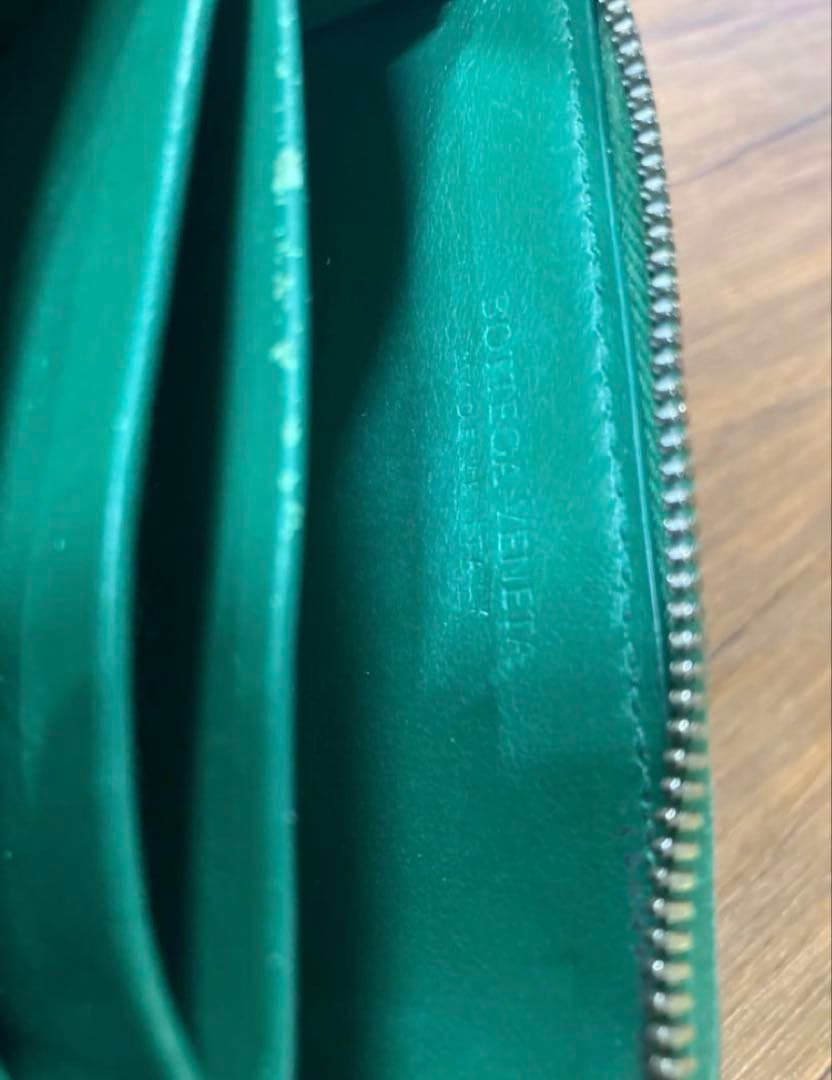 BOTTEGA VENETA ケース（グリーン）