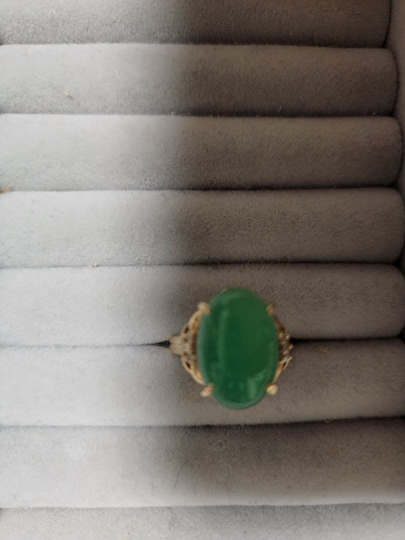 大きい緑石ダイヤモンド18金リング