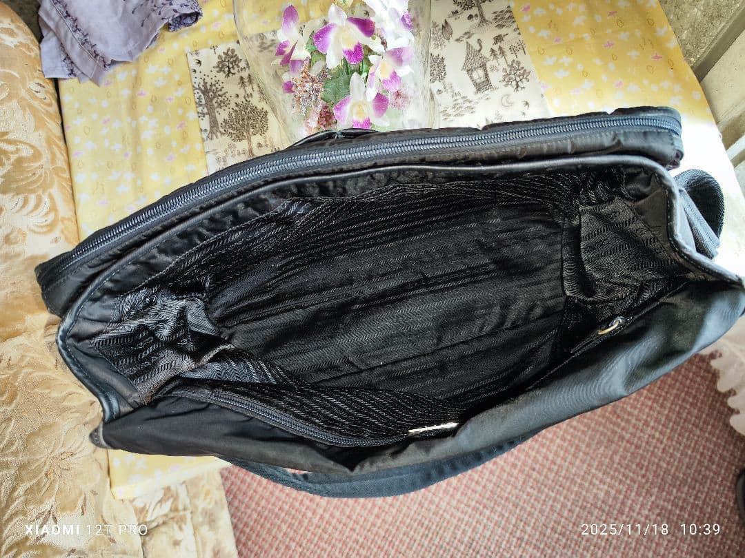 PRADA ブラダ メッセンジャーバッグ/ショルダーバック ブラック 美品