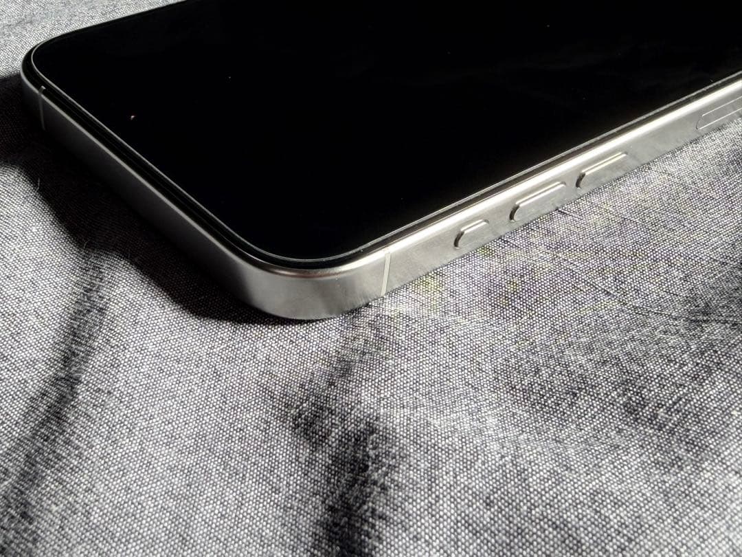 平*風様 iPhone 15 pro max ホワイト 256GB バッテリー