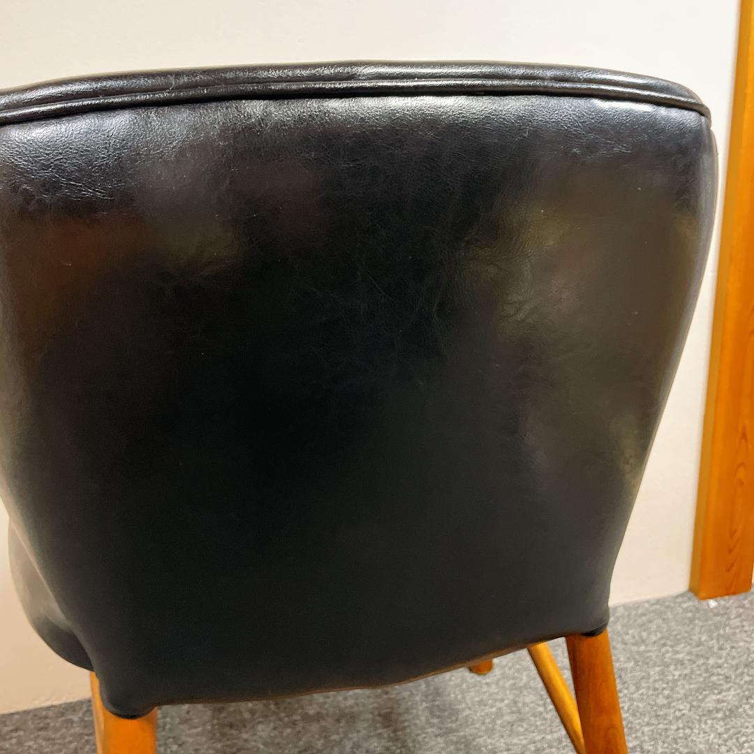 アームチェア　ブラックレザー　修理歴あり