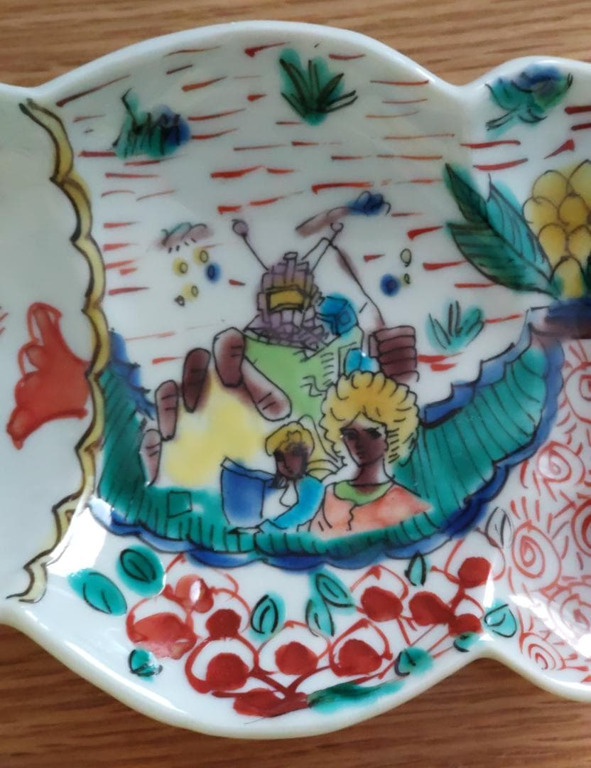 田辺京子さん　魚型小皿