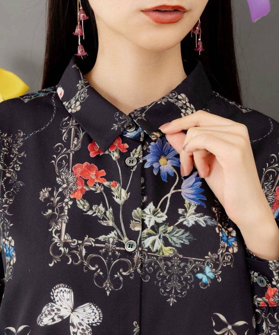 ☆新品タグ付 イズスカラー　553282：ヴィンテージ風額縁柄シャツワンピース