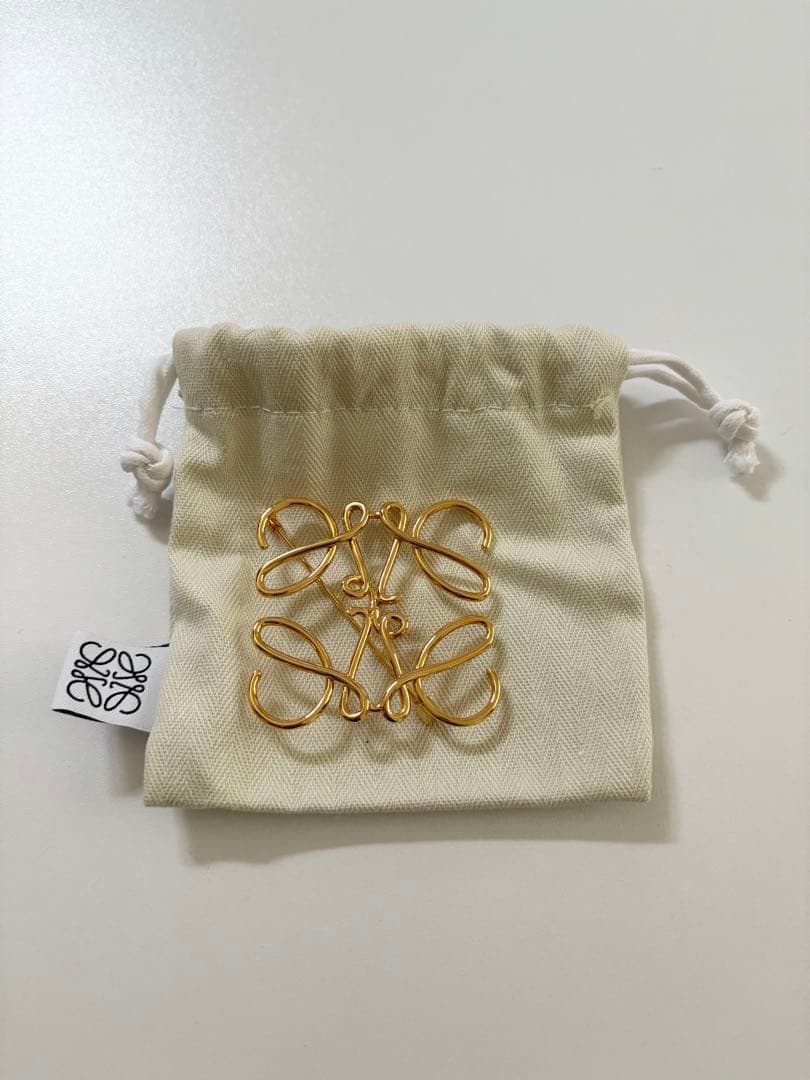 【美品】LOEWE ブローチ