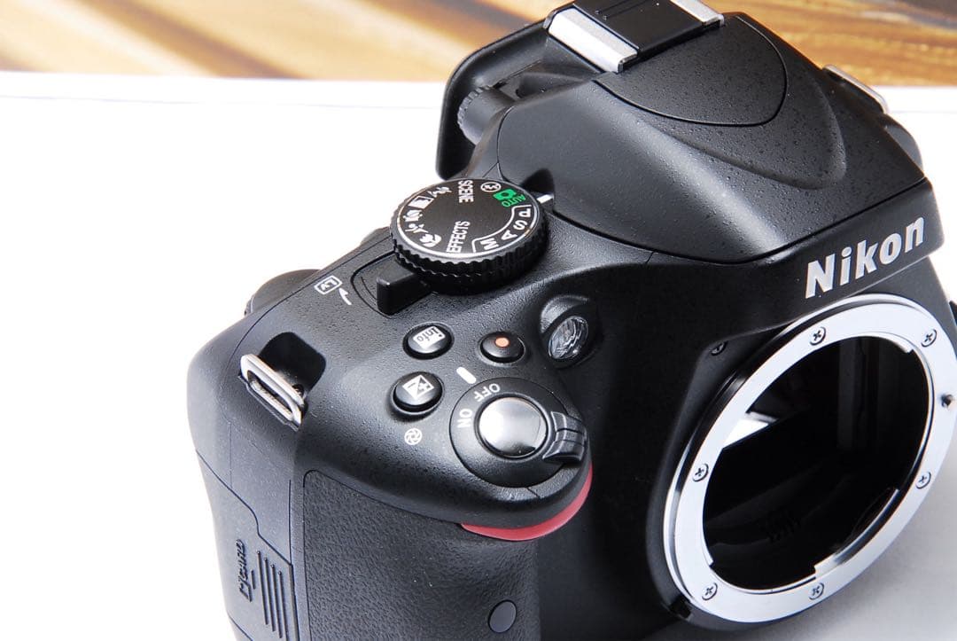 ショット数85回　Nikon D5100 スマホ転送　自由自在バリアングル液晶