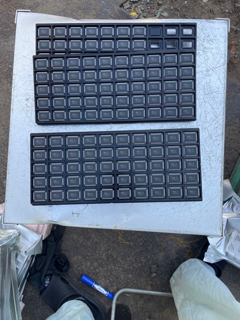 K47。電子部品IC OKI L9470-12(435個)。新品同様。未使用.