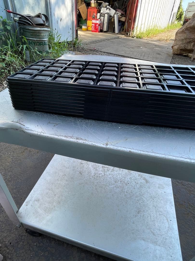 K47。電子部品IC OKI L9470-12(435個)。新品同様。未使用.