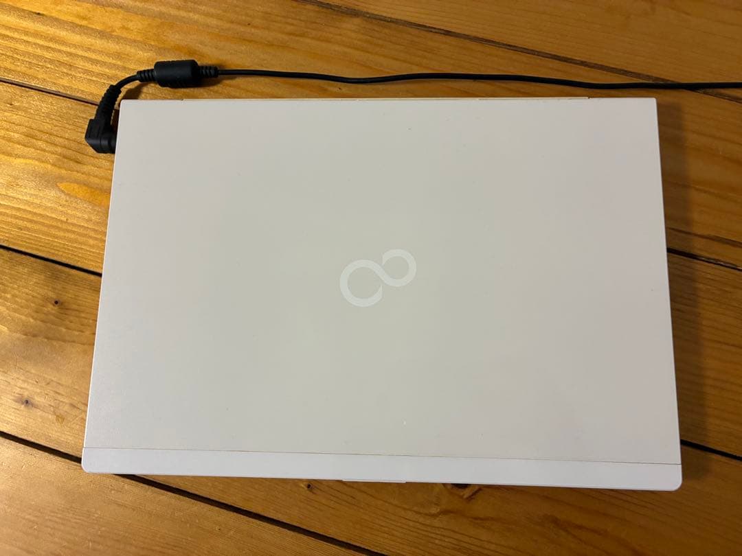 富士通 LIFEBOOK UH90/B3 ホワイト 13.3インチ