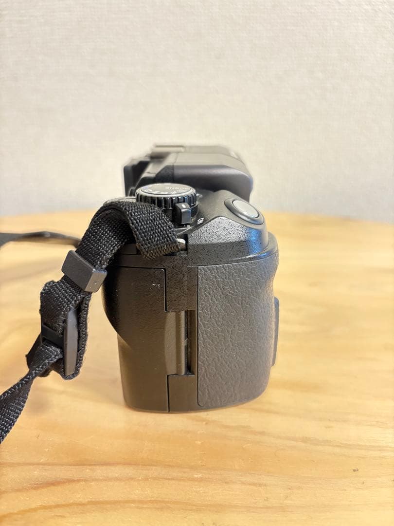 OLYMPUS E-300 デジタル一眼レフカメラ 本体