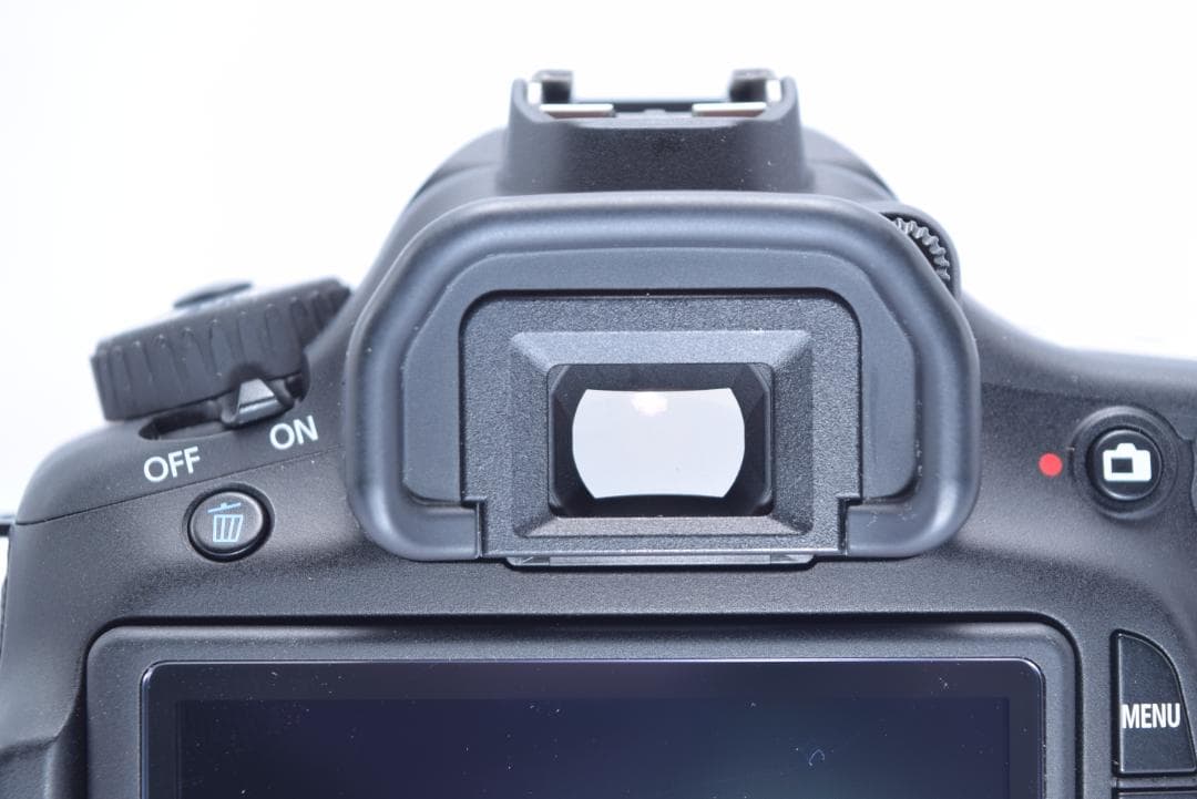 Canon EOS 60D デジタル一眼 レンズ2本付き　おまけ、バック付き!!