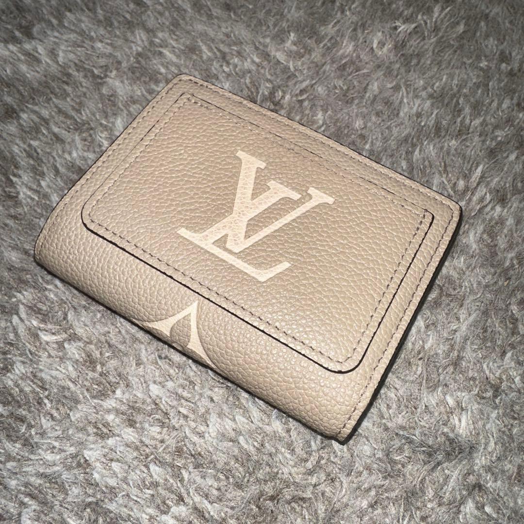 LOUIS VUITTON ポルトフォイユ・クレア　二つ折り財布