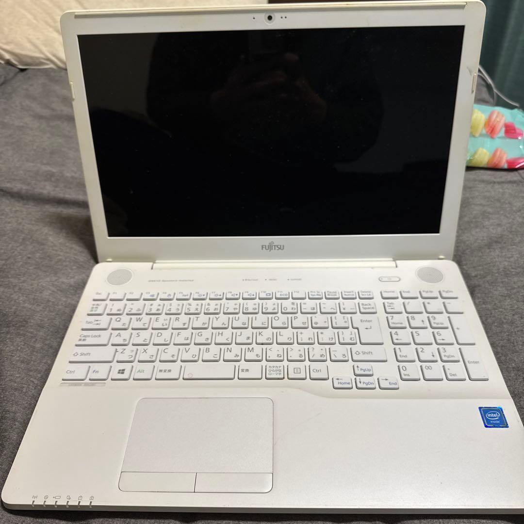 星*♡様 Fujitsu LIFEBOOK ホワイト ノートパソコン　PC 本体