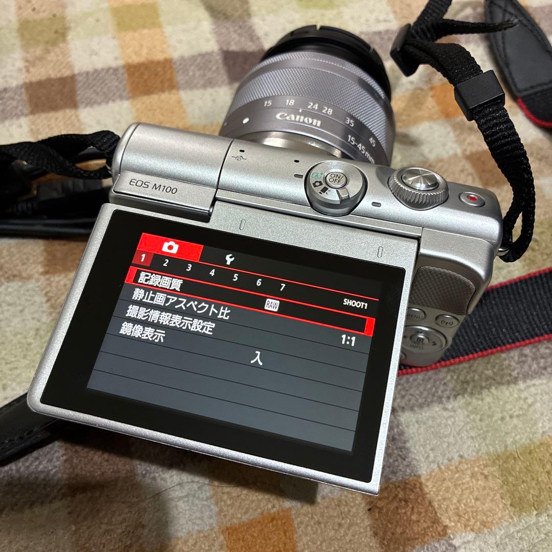 極美品　グレー　Bluetooth搭載でスマホ転送 CANON EOS M100