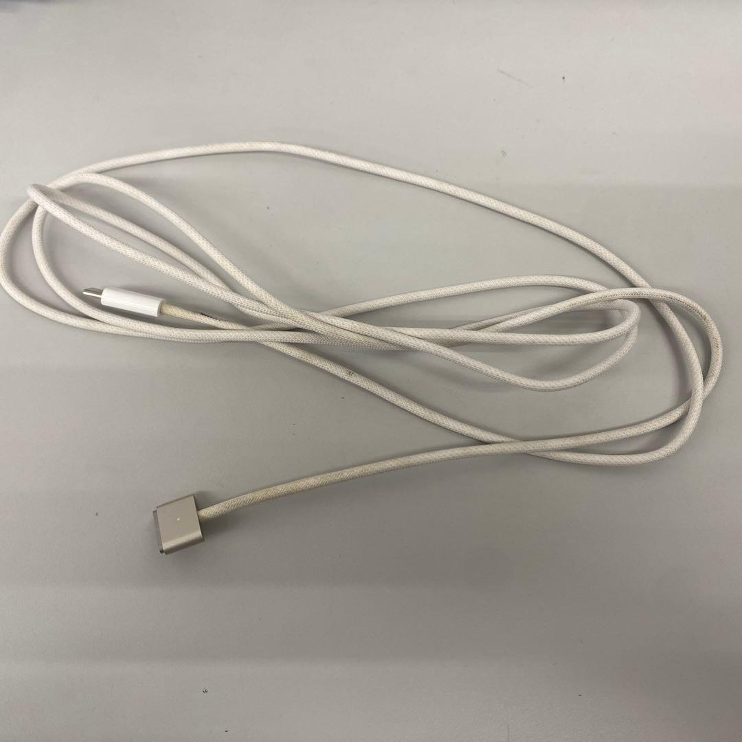 Apple MacBook Air M2 13インチ