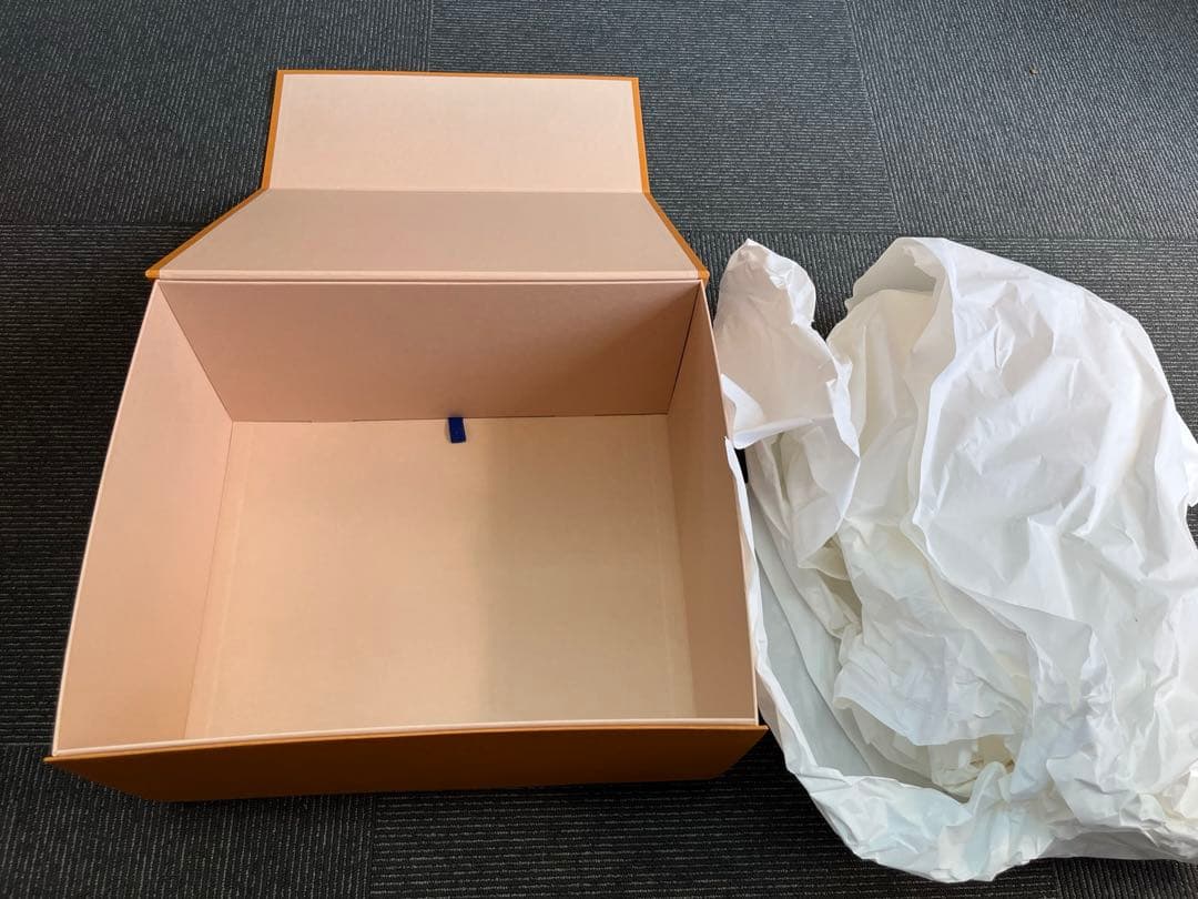 HERMES バッグ空箱　おまけルイヴィトン箱付