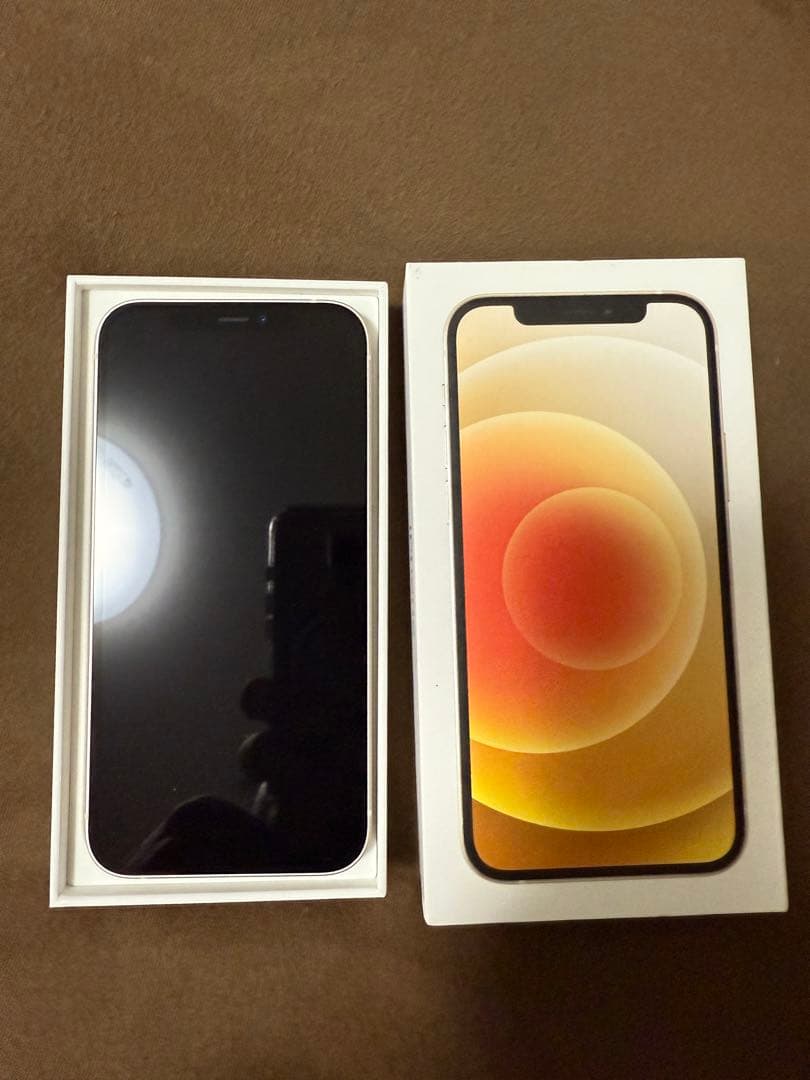 新品　iPhone 12 128GB SIMフリー　ホワイト国内正規品