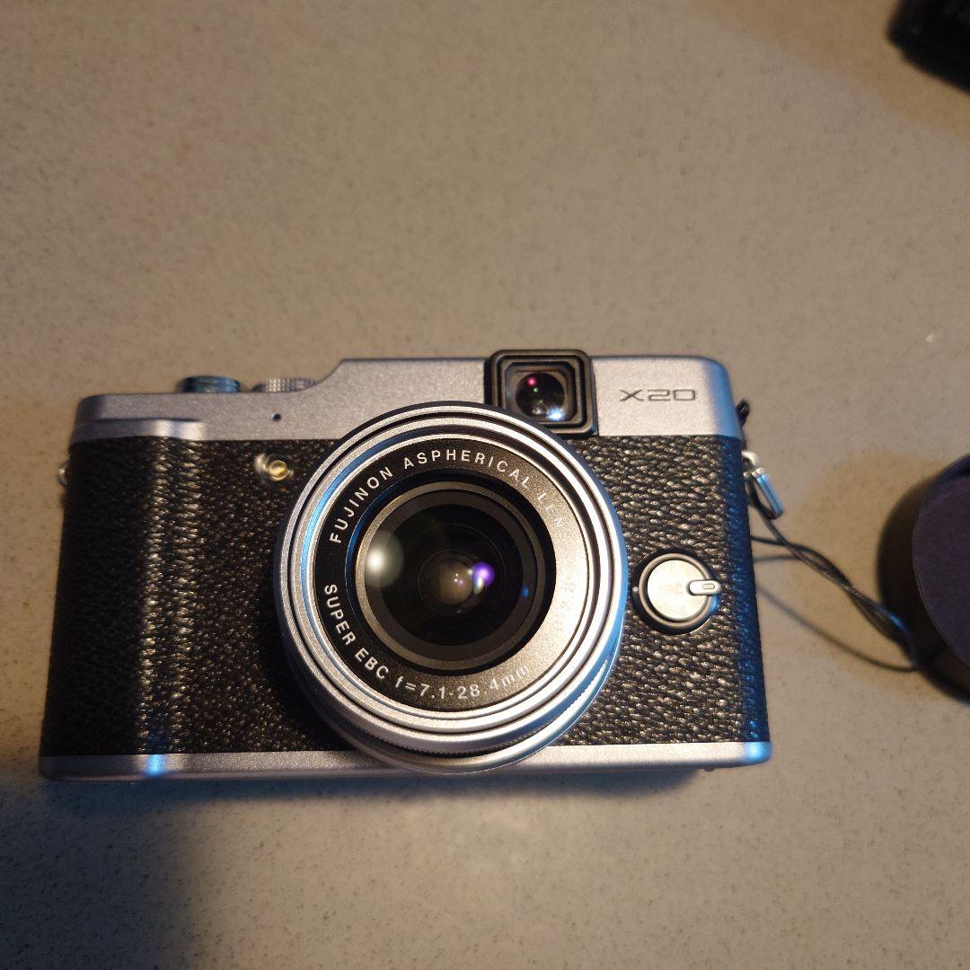 富士フイルム (FUJIFILM) X20 シルバー