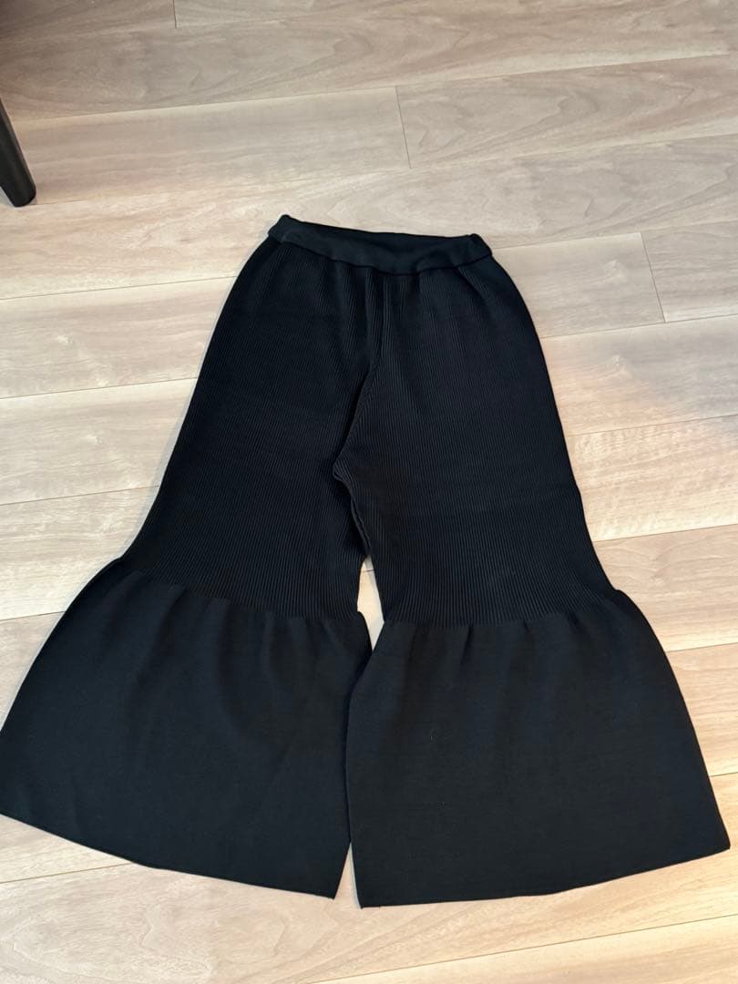 ブラック ガウチョパンツ