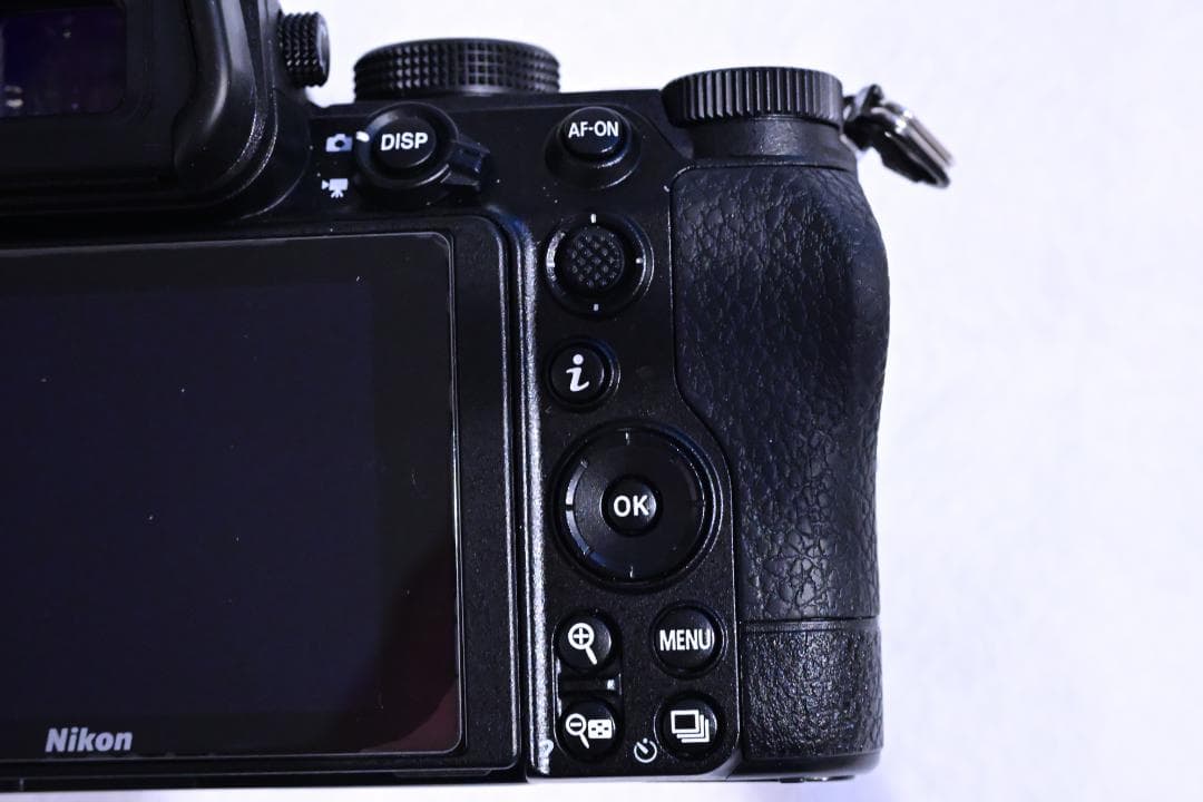 Nikon Z5 ミラーレスカメラ ボディ
