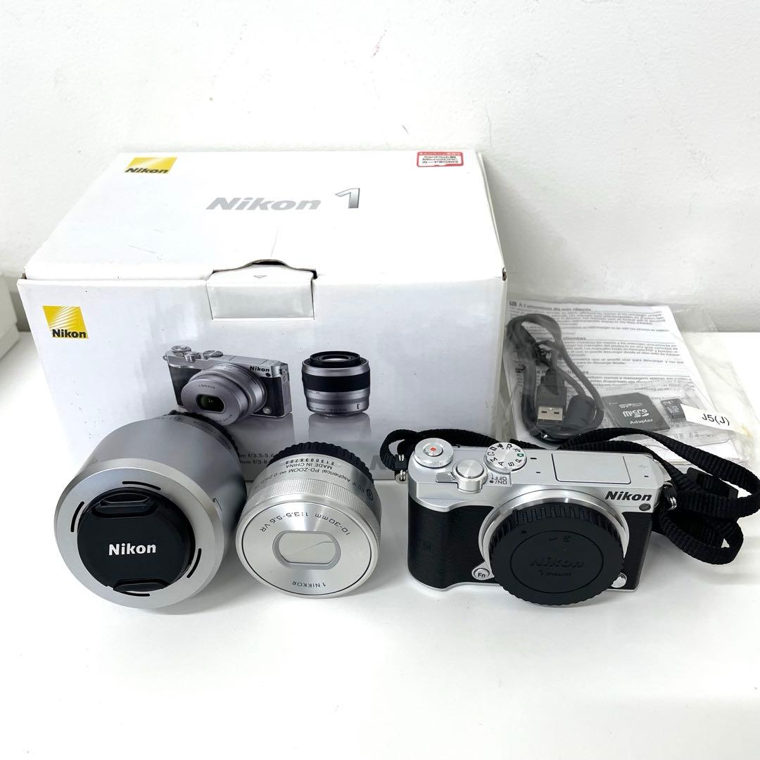 【TK】美品✨Nikon 1 J5 ニコン　ズームレンズキット　ミラーレス一眼