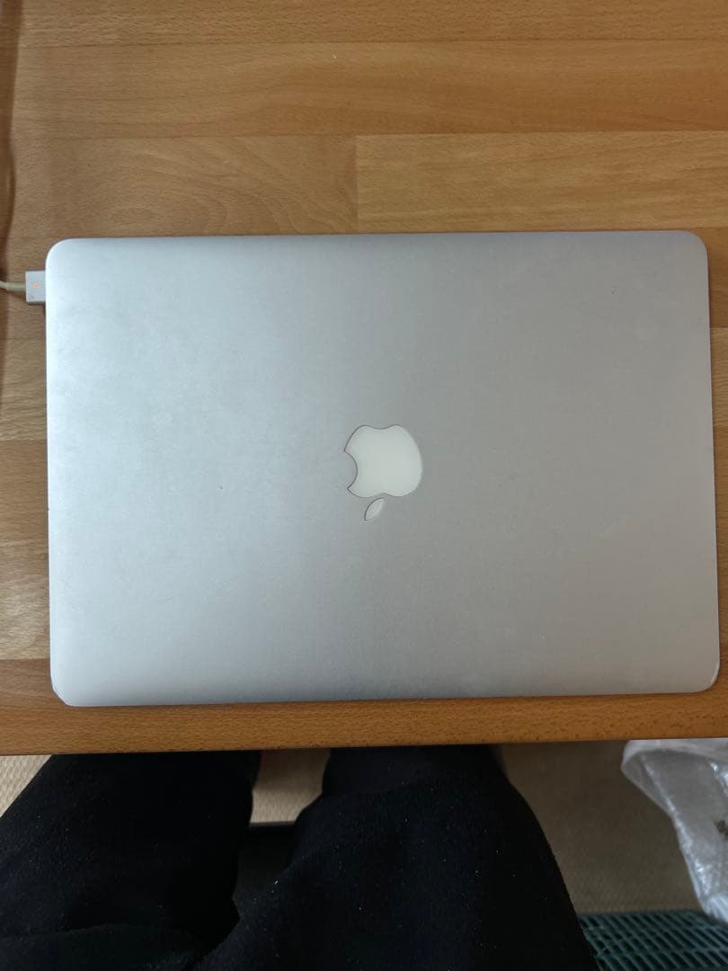 23. MacBook Air (13インチ　2015