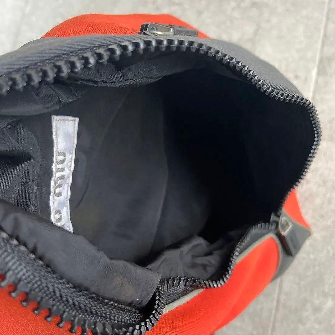 ぽんちゃん 様　miumiu ボディバッグ　ビンテージ　アーカイブ　Y2K