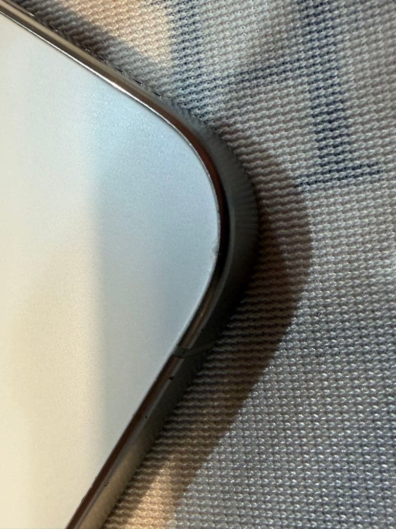 iPhone15 Pro 128GB ホワイト SIMフリー バッテリー88%