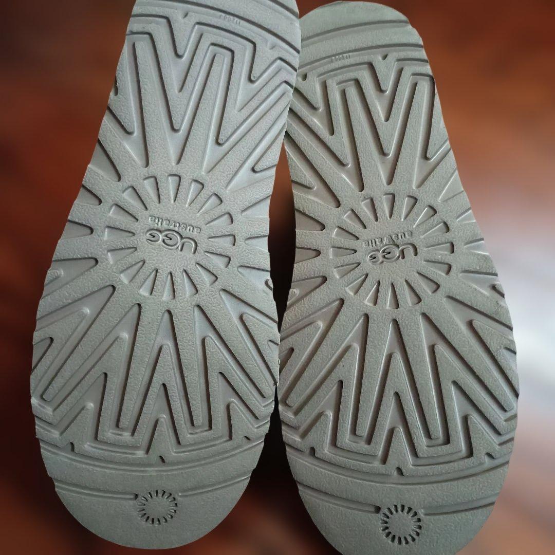 UGG オーストリア　ムートンショートブーツ　(美品)　☆希少カラー☆