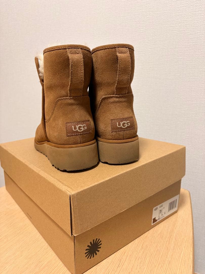 アグ　UGG ゆかり