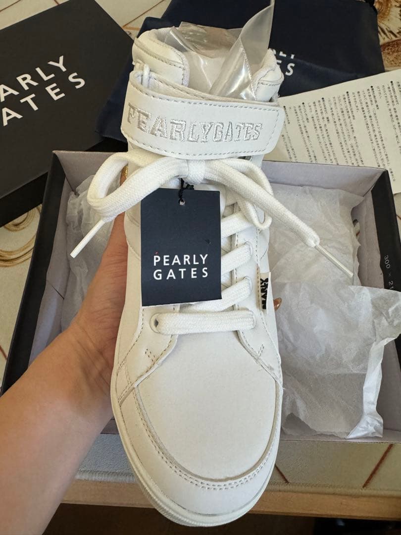 高島屋新品未使用箱袋付PEARLYGATES ホワイト23.5cm¥14000