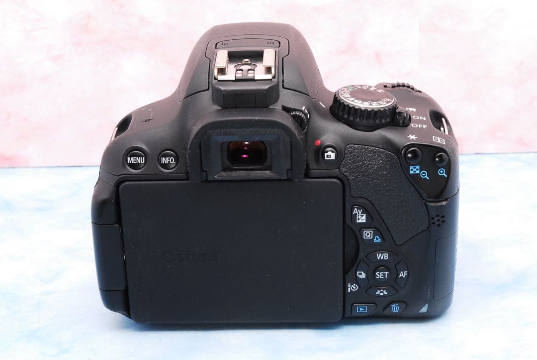 Canon Kiss X6i☆手ぶれ補正レンズ☆一眼レフカメラ☆入門機に最適