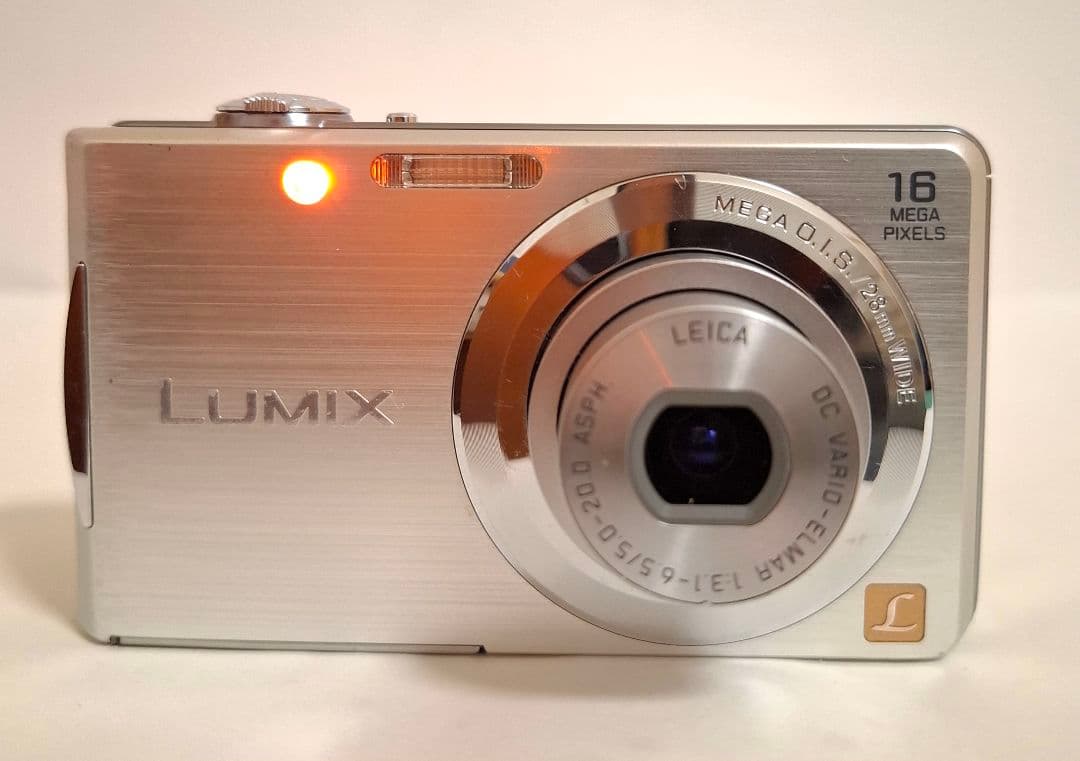 [美品]パナソニック Panasonic Lumix DMC-FH5 コンデジ